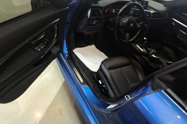 Used BMW 3 Series GT 2019 320i M Sport Package Driver Seat