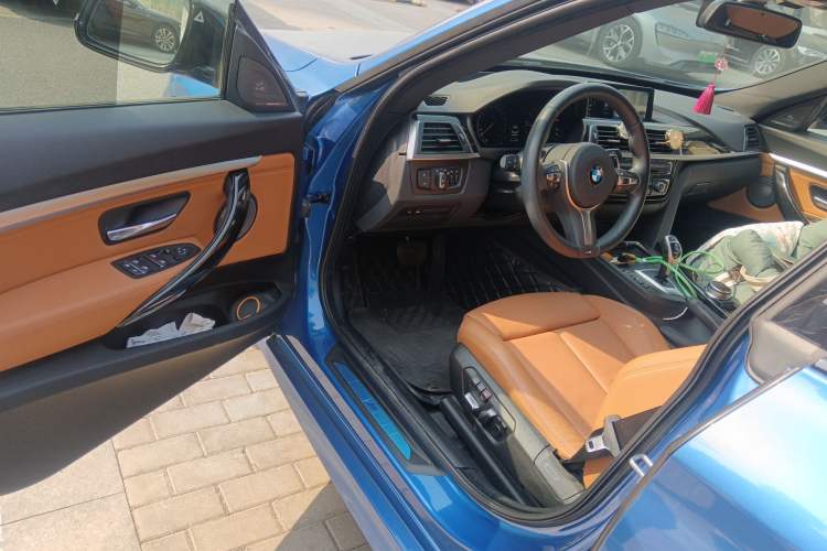 Used BMW 3 Series GT 2019 330i xDrive M Sport Night Edition Driver Seat