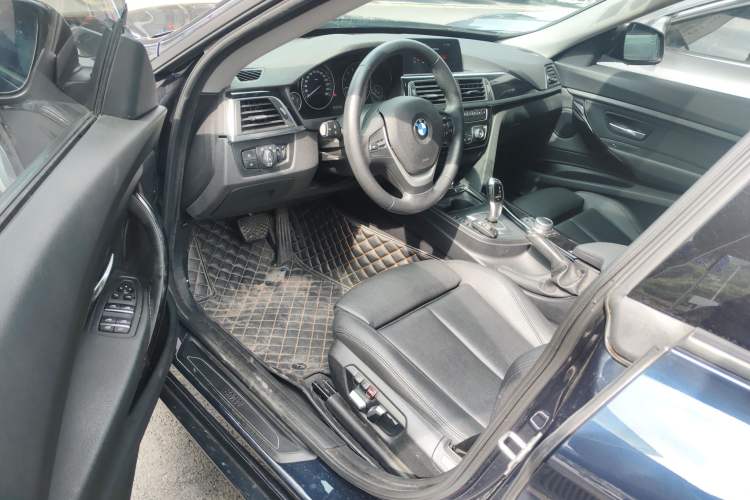 Used BMW 3 Series GT 2019 320i Sport Edition Driver Seat