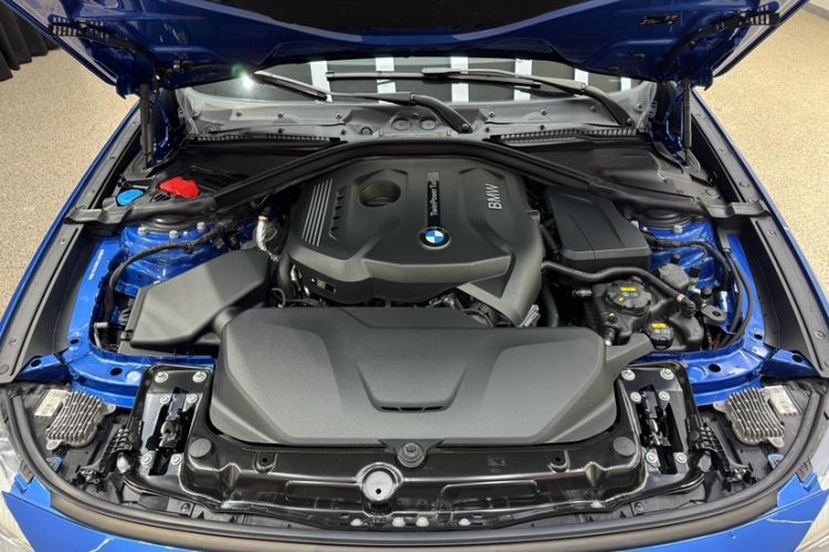 Used BMW 3 Series GT 2019 320i M Sport Package Engine Bay
