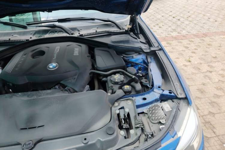 Used BMW 3 Series GT 2019 320i M Sport Package Engine Bay Left