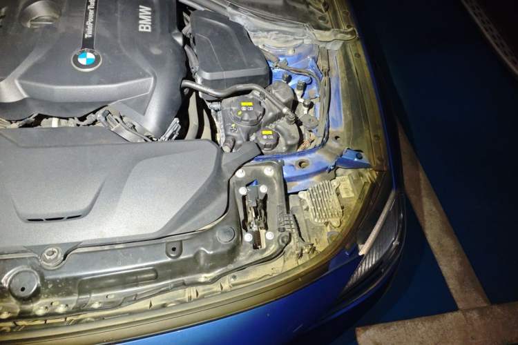 Used BMW 3 Series GT 2019 320i M Sport Package Engine Bay Left
