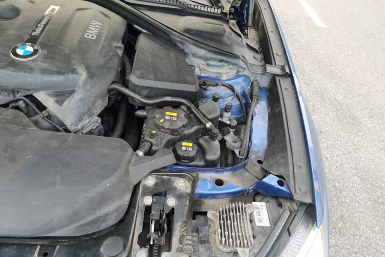 Used BMW 3 Series GT 2019 320i M Sport Package Engine Bay Left