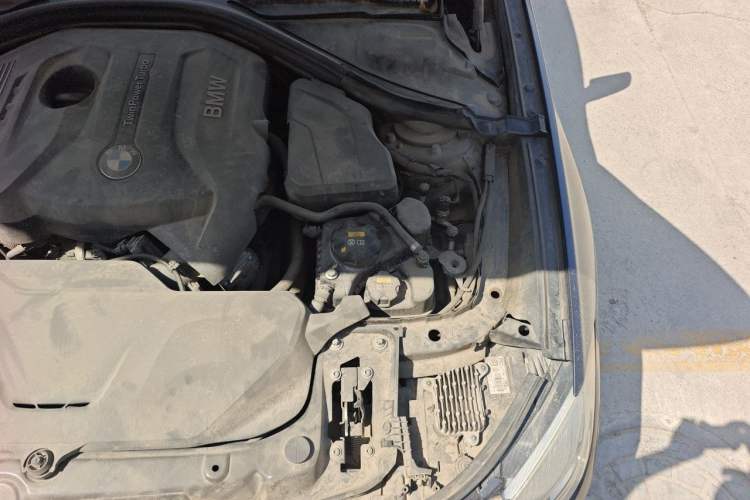 Used BMW 3 Series GT 2019 320i Sport Edition Engine Bay Left