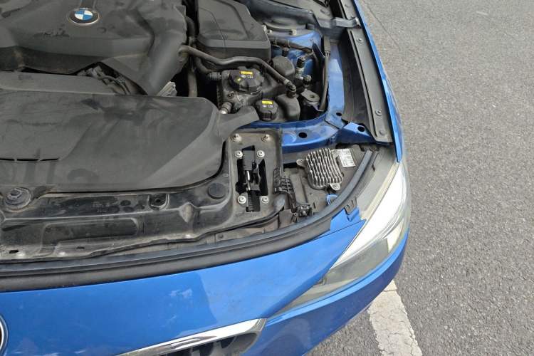 Used BMW 3 Series GT 2019 320i M Sport Package Engine Bay Left