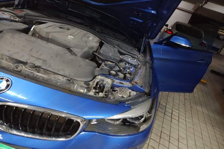 Used BMW 3 Series GT 2019 320i M Sport Package Engine Bay Left