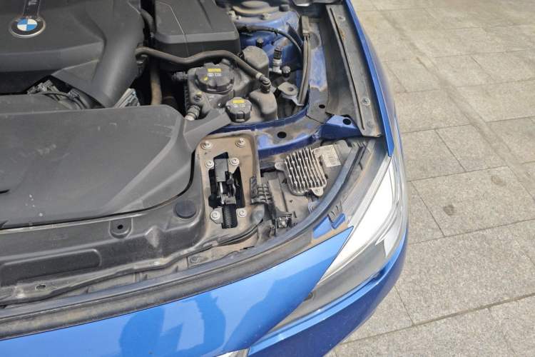 Used BMW 3 Series GT 2019 320i M Sport Package Engine Bay Left