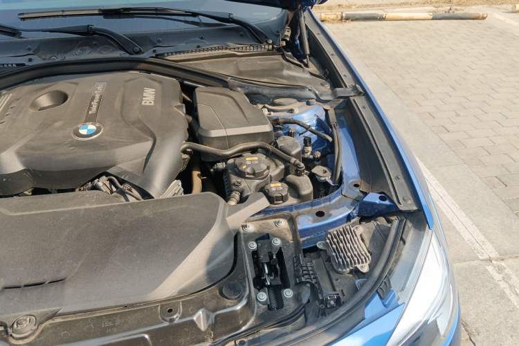 Used BMW 3 Series GT 2019 330i xDrive M Sport Night Edition Engine Bay Left
