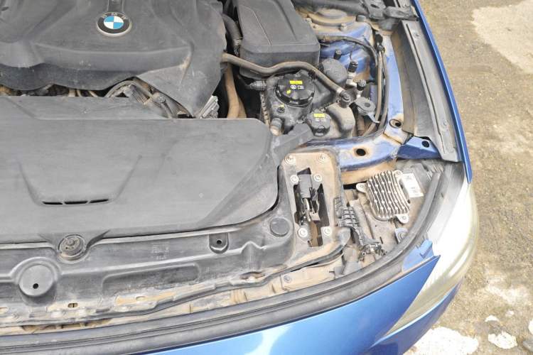 Used BMW 3 Series GT 2019 320i M Sport Engine Bay Left