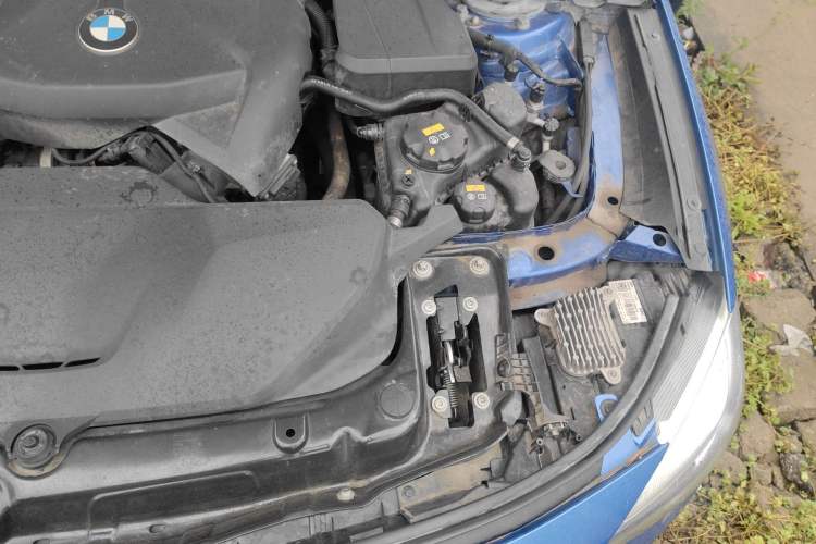 Used BMW 3 Series GT 2019 320i M Sport Package Engine Bay Left
