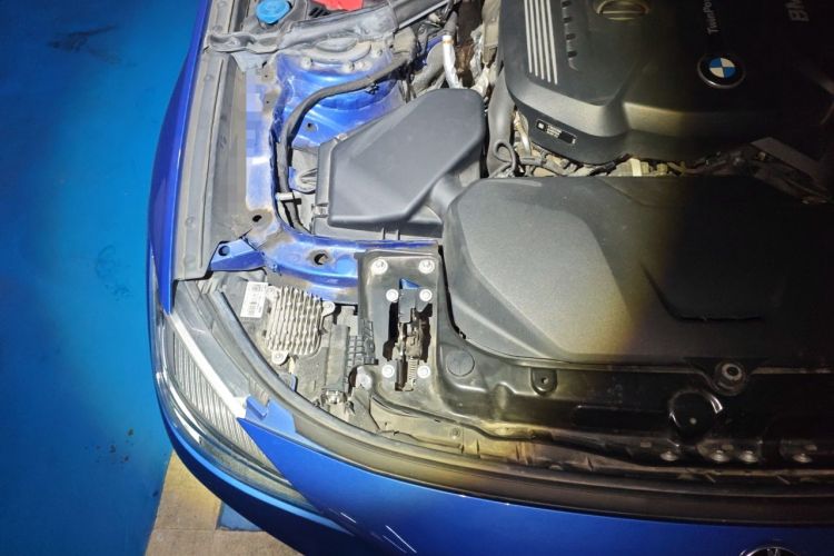 Used BMW 3 Series GT 2019 320i M Sport Package Engine Bay Right