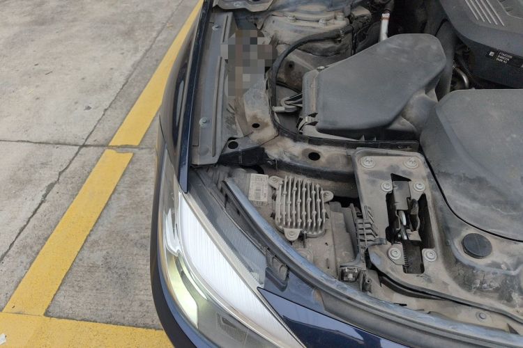 Used BMW 3 Series GT 2019 320i Sport Edition Engine Bay Right