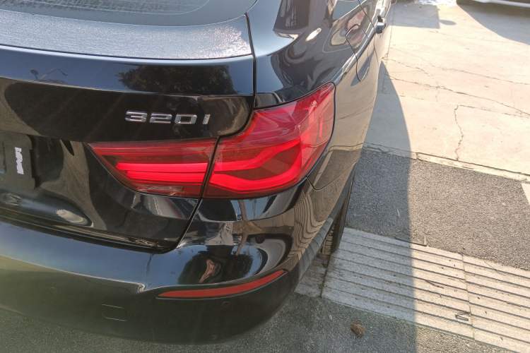 Used BMW 3 Series GT 2019 320i Sport Edition Exterior 1