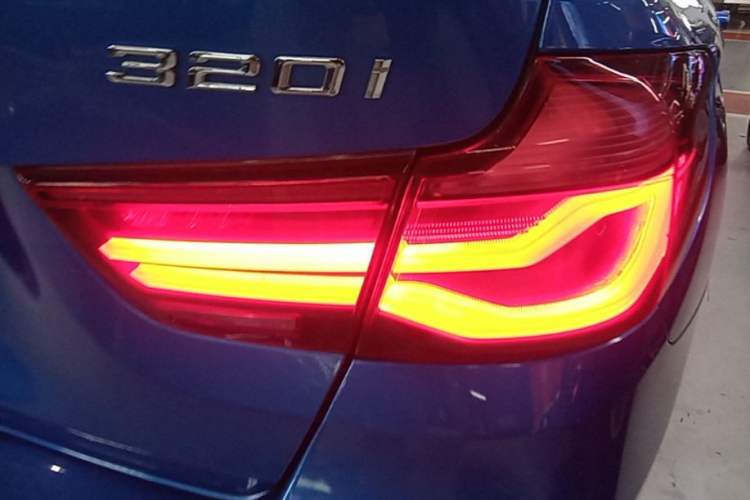 Used BMW 3 Series GT 2019 320i Sport Edition Exterior 3