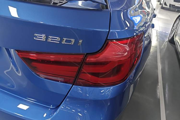Used BMW 3 Series GT 2019 320i M Sport Exterior 3