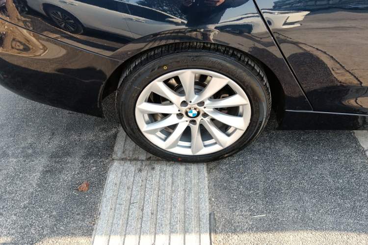 Used BMW 3 Series GT 2019 320i Sport Edition Exterior 3