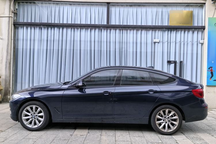 Used BMW 3 Series GT 2019 320i Sport Edition Exterior 4