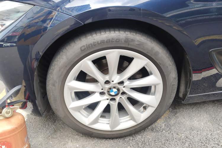 Used BMW 3 Series GT 2019 320i Sport Edition Exterior 4