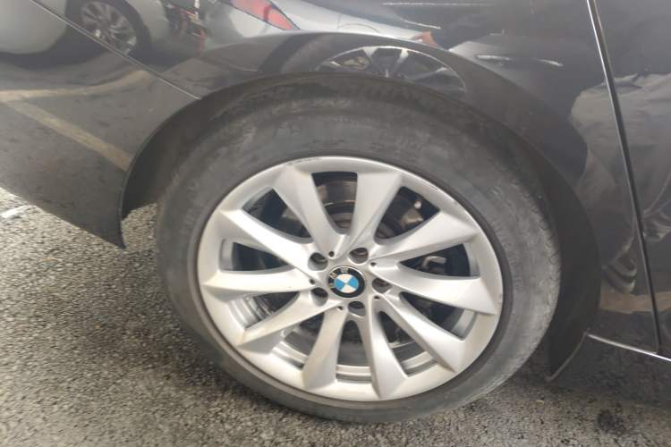 Used BMW 3 Series GT 2019 320i Sport Edition Exterior 5