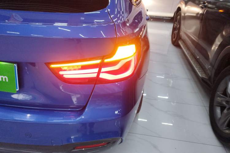 Used BMW 3 Series GT 2019 330i xDrive M Sport Night Edition Exterior 6