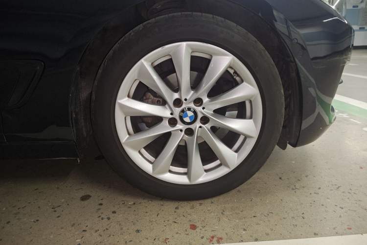 Used BMW 3 Series GT 2019 320i Sport Edition Exterior 7