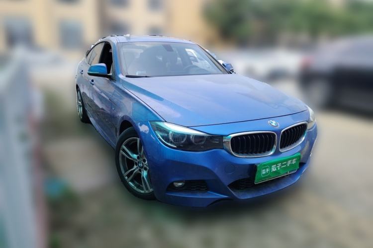 Used BMW 3 Series GT 2019 320i M Sport Package Front Right 45 Deg