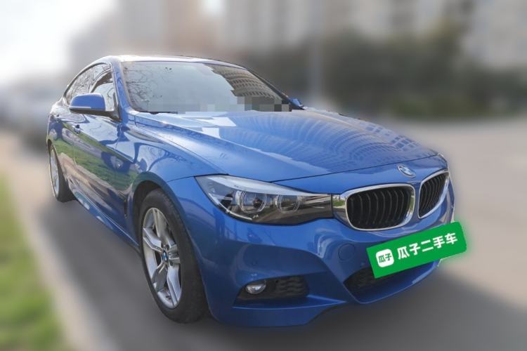 Used BMW 3 Series GT 2019 320i M Sport Package Front Right 45 Deg