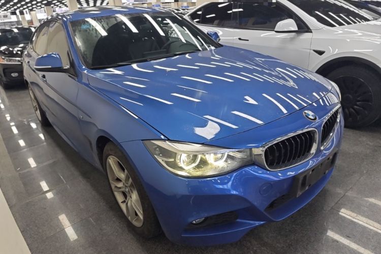 Used BMW 3 Series GT 2019 320i M Sport Package Front Right 45 Deg