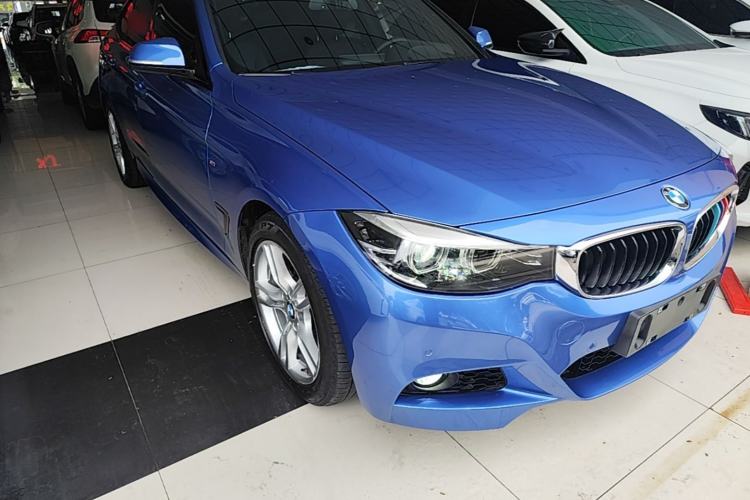 Used BMW 3 Series GT 2019 320i M Sport Package Front Right 45 Deg