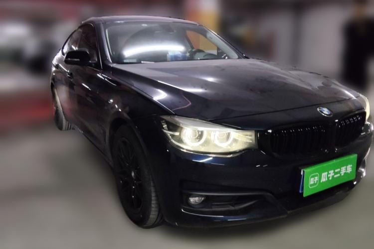 Used BMW 3 Series GT 2019 320i Sport Edition Front Right 45 Deg