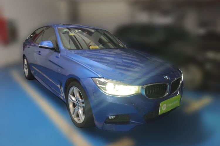 Used BMW 3 Series GT 2019 320i M Sport Package Front Right 45 Deg