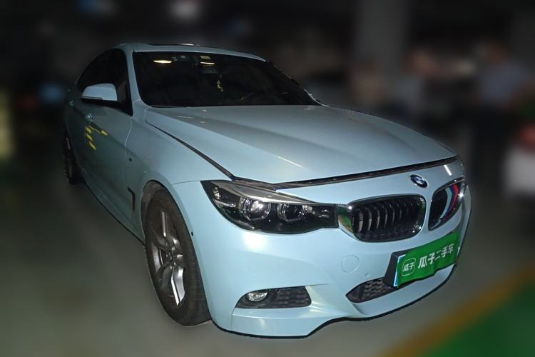 Used BMW 3 Series GT 2019 320i M Sport Package Front Right 45 Deg