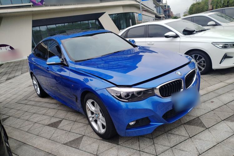 Used BMW 3 Series GT 2019 320i M Sport Package Front Right 45 Deg