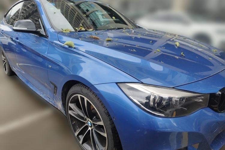 Used BMW 3 Series GT 2019 330i xDrive M Sport Edition Front Right 45 Deg