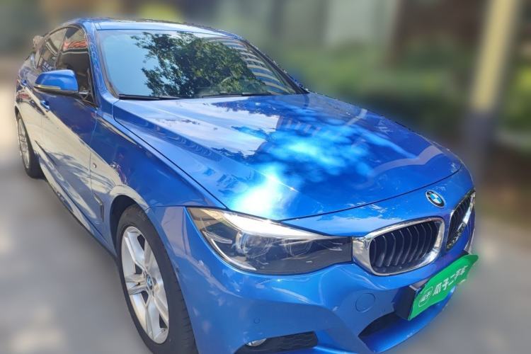 Used BMW 3 Series GT 2019 320i M Sport Package Front Right 45 Deg