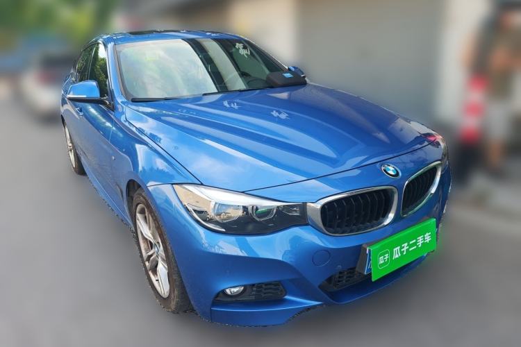 Used BMW 3 Series GT 2019 320i M Sport Package Front Right 45 Deg