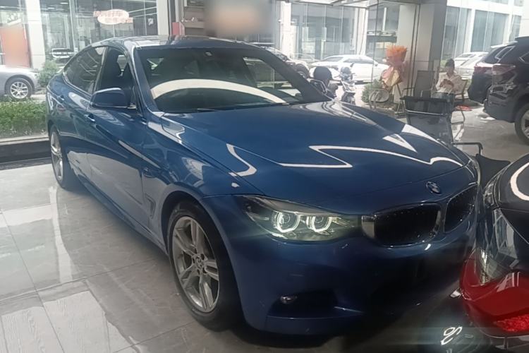 Used BMW 3 Series GT 2019 320i M Sport Package Front Right 45 Deg