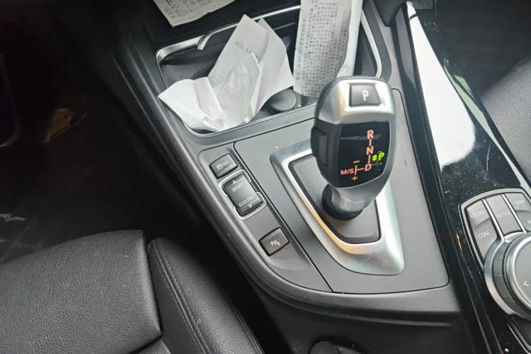 Used BMW 3 Series GT 2019 320i M Sport Package Gear Lever