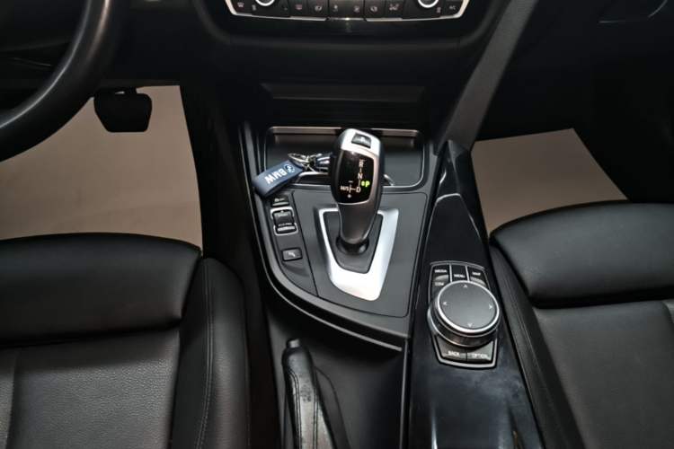 Used BMW 3 Series GT 2019 320i M Sport Package Gear Lever