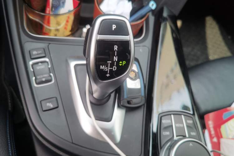 Used BMW 3 Series GT 2019 320i M Sport Night Edition Gear Lever