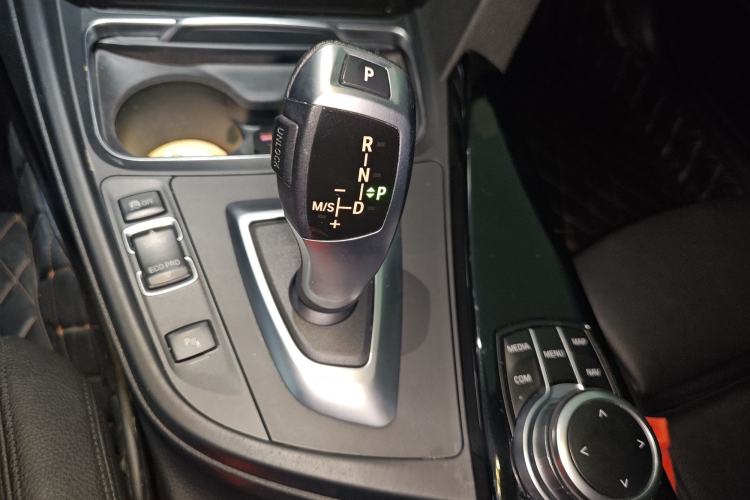 Used BMW 3 Series GT 2019 320i Sport Edition Gear Lever