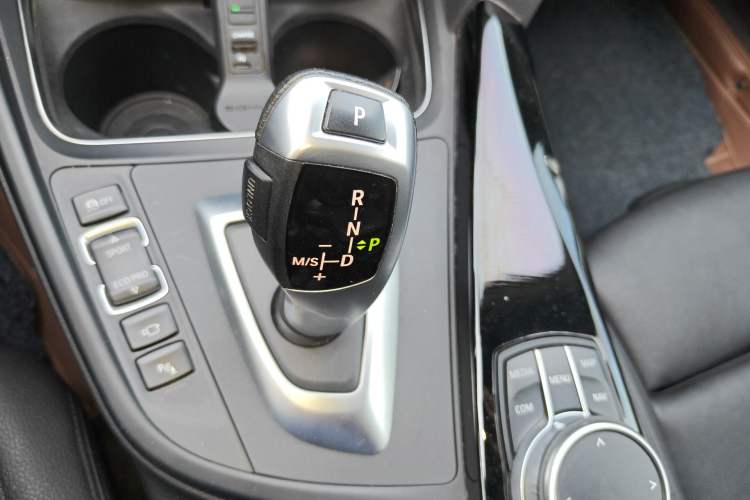 Used BMW 3 Series GT 2019 320i M Sport Package Gear Lever