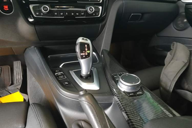Used BMW 3 Series GT 2019 320i M Sport Package Gear Lever