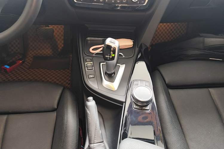 Used BMW 3 Series GT 2019 320i M Sport Package Gear Lever