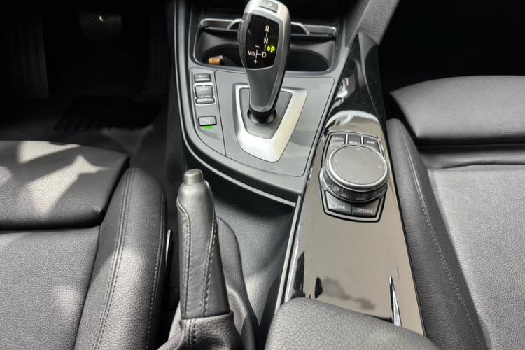 Used BMW 3 Series GT 2019 320i M Sport Package Gear Lever