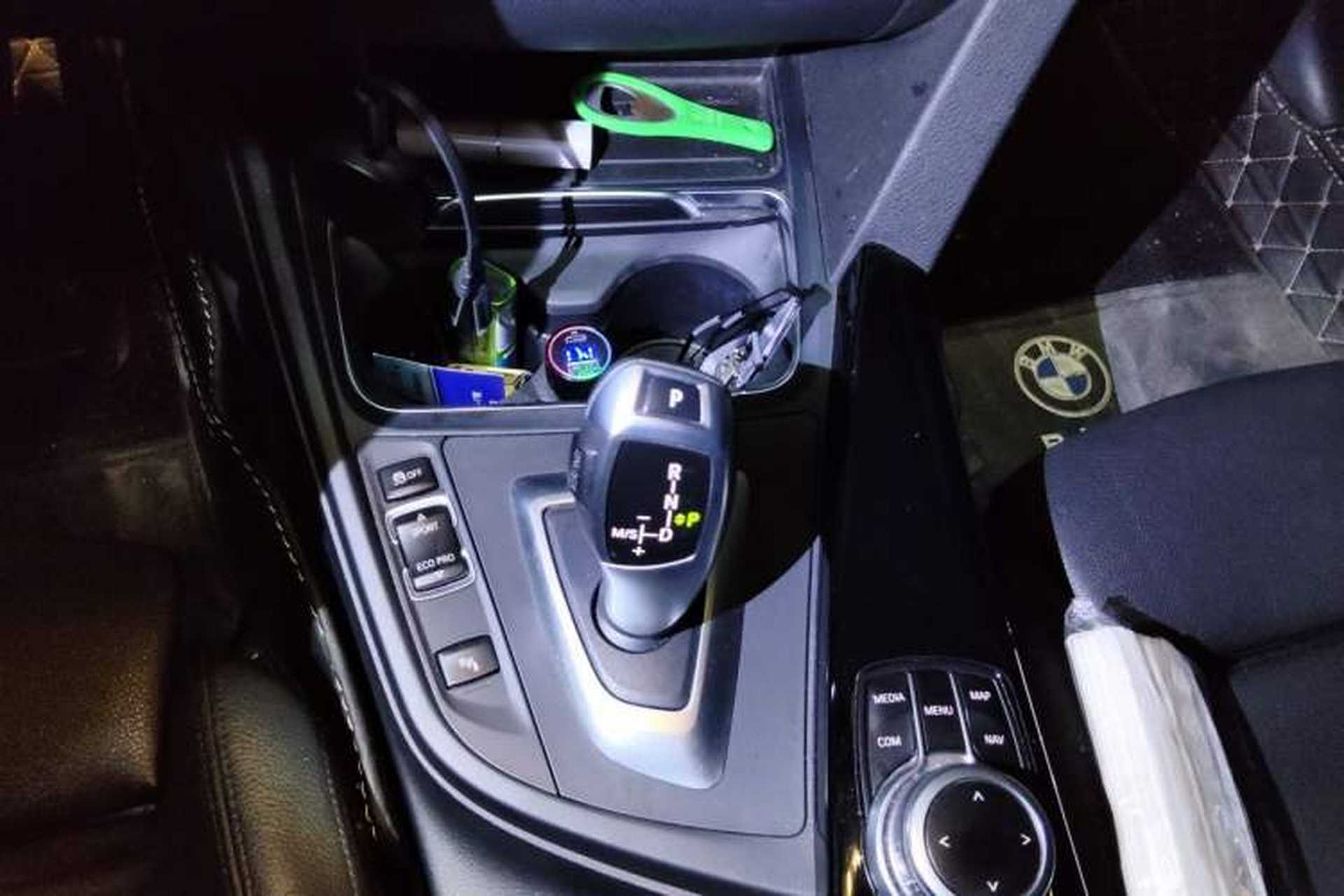 Used BMW 3 Series GT 2019 320i Sport Edition Gear Lever