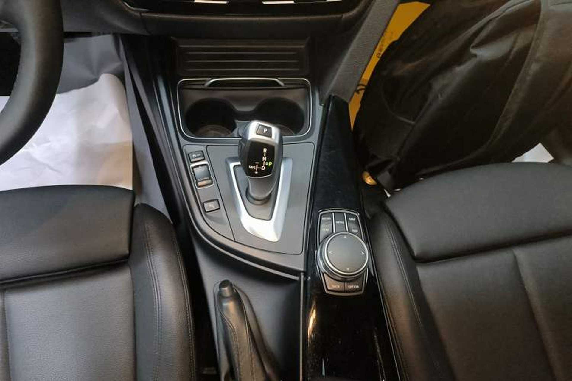 Used BMW 3 Series GT 2019 320i M Sport Package Gear Lever