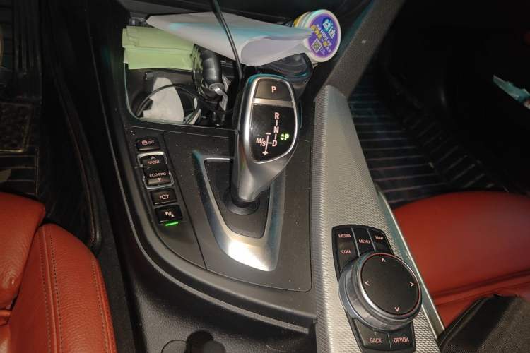 Used BMW 3 Series GT 2019 320i M Sport Night Edition Gear Lever