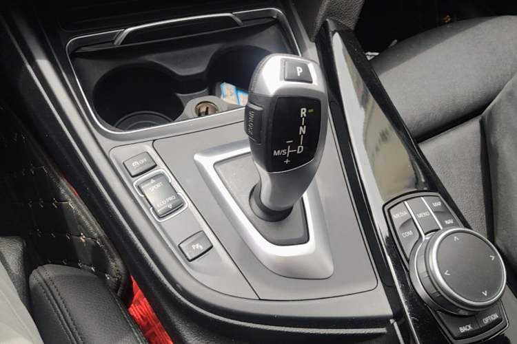 Used BMW 3 Series GT 2019 320i M Sport Package Gear Lever