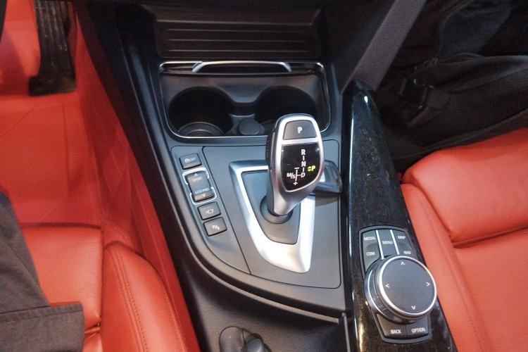 Used BMW 3 Series GT 2019 330i xDrive M Sport Night Edition Gear Lever